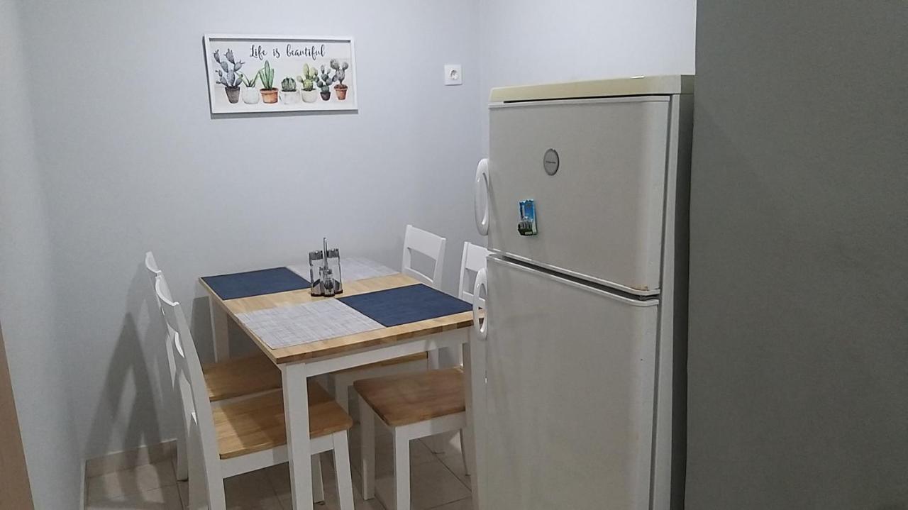 Jo'S Apartment In The Center Каламата Екстериор снимка