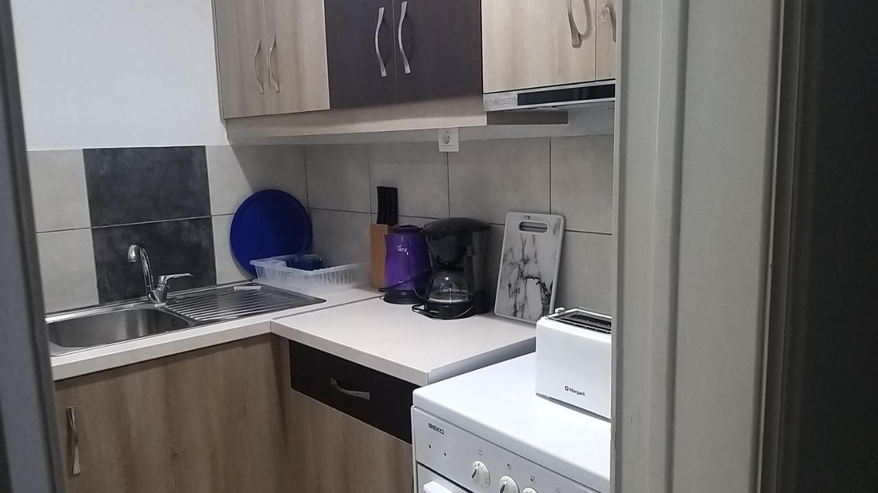 Jo'S Apartment In The Center Каламата Екстериор снимка